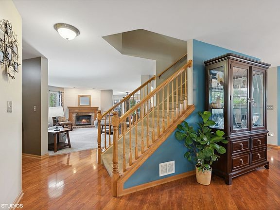 5th image of 1118 Butterfield Cir W