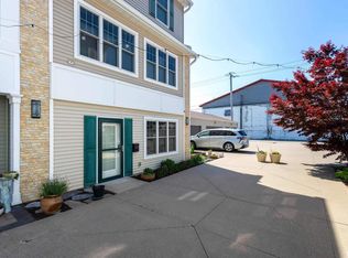 2052 3rd Ave APT C, Rock Island, IL 61201