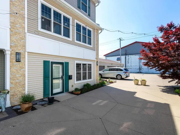 2052 3rd Ave APT C, Rock Island, IL 61201