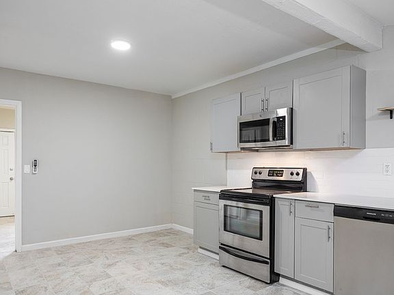 2nd image of 516 N Roosevelt Ave #2