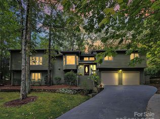 16 Woodvine Ln, Lake Wylie, SC 29710