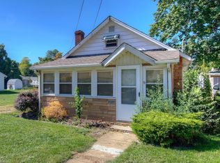 1052 Westwood Dr, Willoughby, OH 44094