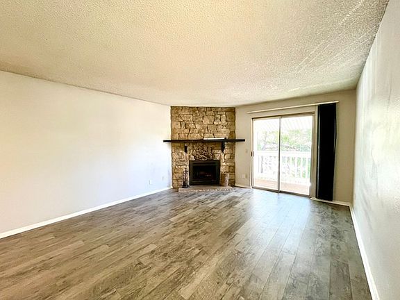 5th image of 8555 Fairmount Dr #E203-e20