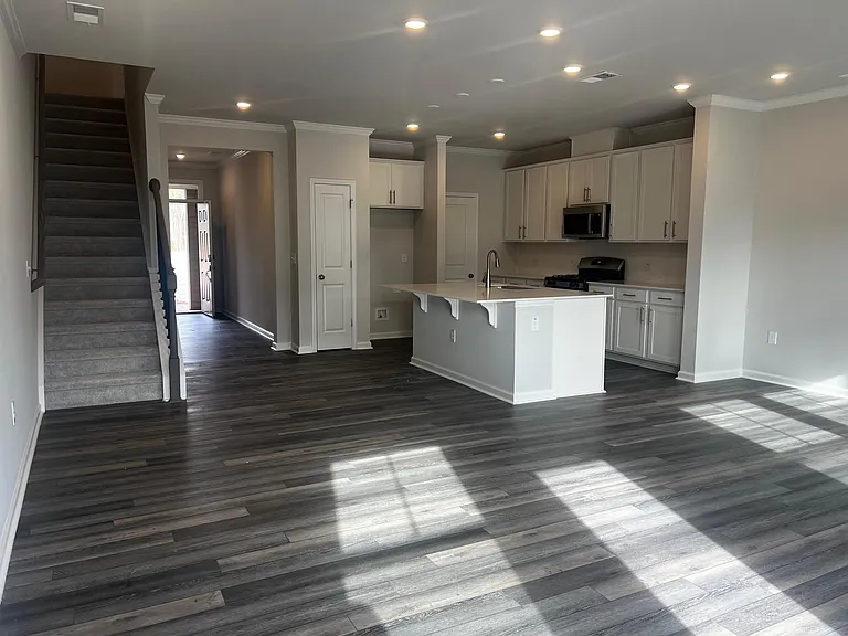 5871 Woodlawn Dr — Photo 7