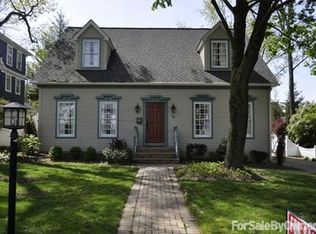 38 W Main St, Mendham, NJ 07945