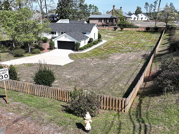 5th image of 3075 Walton Way