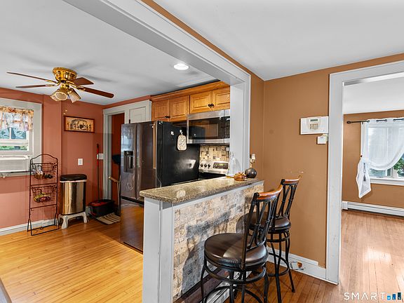 5th image of 9 Holley Street