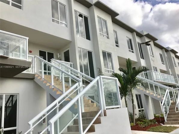 6415 NW 102nd Path APT 204, Doral, FL 33178