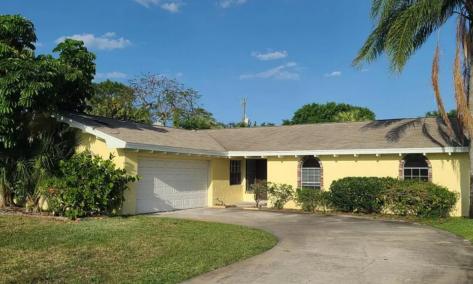 231 Shore Ln
