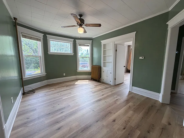 1128 Hammond Ave #1 — Photo 4