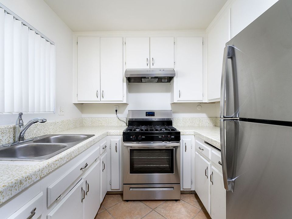 1st image of 4850 Muir Ave #55