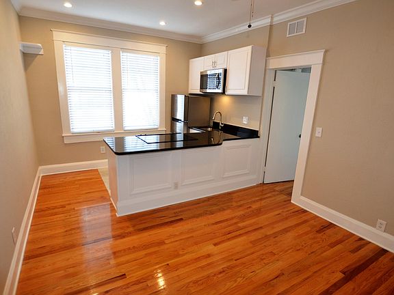 2nd image of 1819 W Hills Ave APT 6B