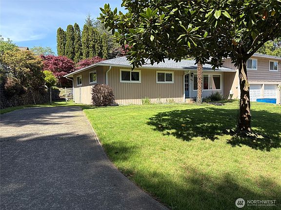 2nd image of 1110 Olympic View Way