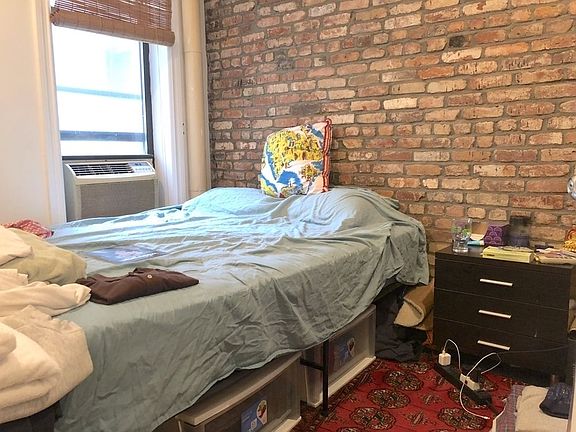 5th image of 107 Christopher St APT 16