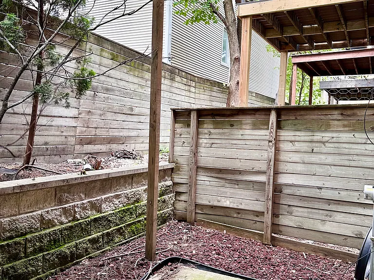 650 N Armour St — Photo 10