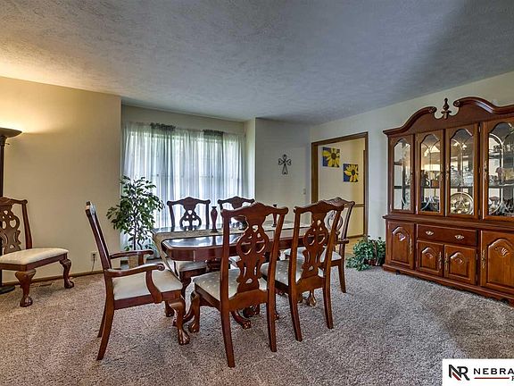 3rd image of 810 Elm Hurst Dr