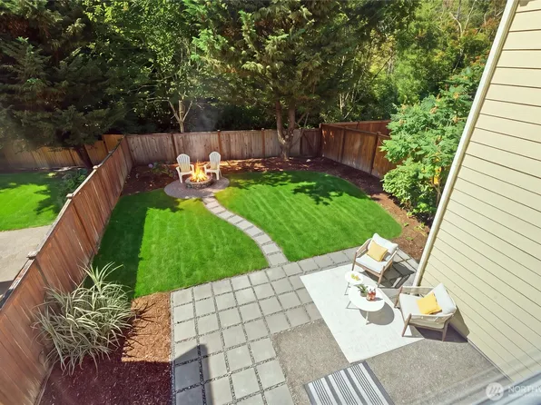 8303 233rd Place NE, Redmond, WA 98053