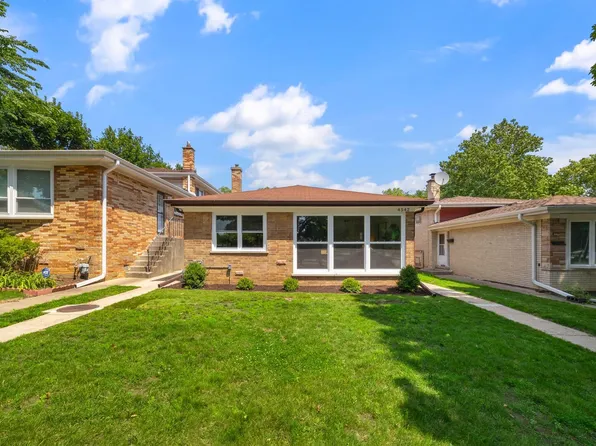 4542 Church St, Skokie, IL 60076