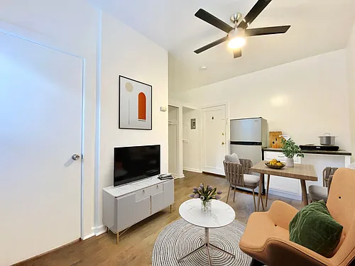Gem Glendale Photo 1