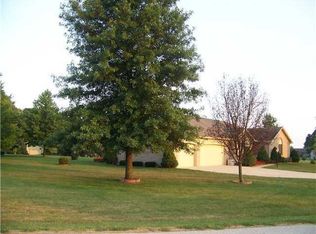 975 W Willow Run Ct, Mooresville, IN 46158