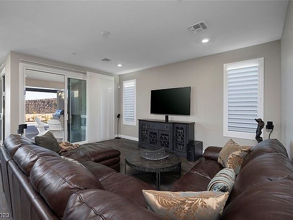 5th image of 70 Sun Lily Ln
