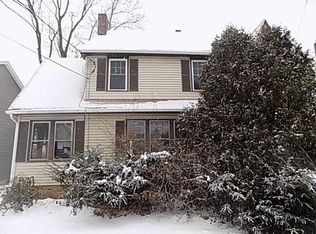 60 Palmyra St, Springfield, MA 01118