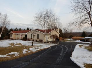 N6495 Paradise Dr, Burlington, WI 53105
