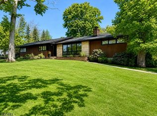 5 Oak Ln, Pine Brook, NJ 07058