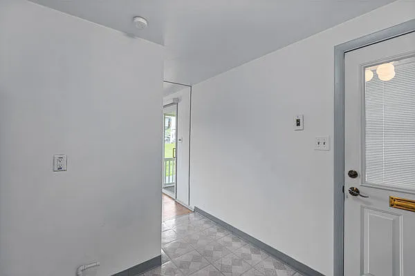 851 Florence Ave #2 — Photo 10