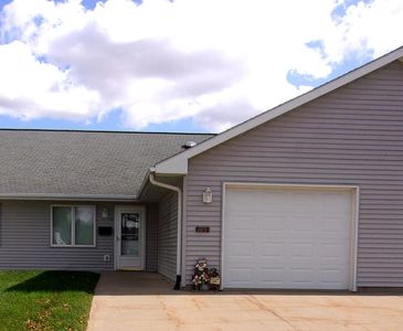 703B Anderson St, Manchester, IA, 52057