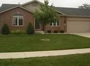 9765 Hart St, Saint John, IN 46373