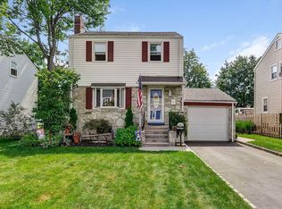32 Colonial Dr, Clark, NJ 07066