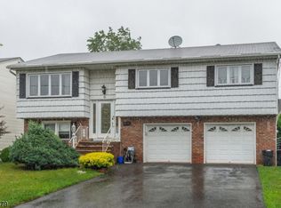 6 Swift Ct, Clifton, NJ 07014