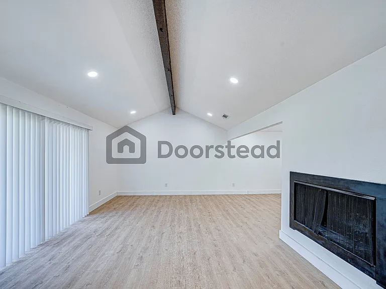 5204 Blue Valley Ct — Photo 2