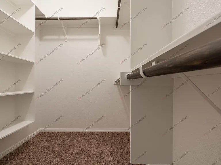 727 Cross Dr — Photo 8