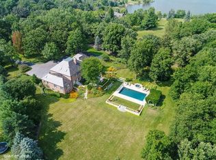 87 Hawley Woods Rd, Barrington, IL 60010