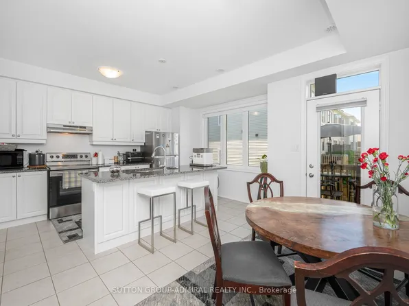82 Hibiscus Ln, Hamilton, ON L8K 0A4