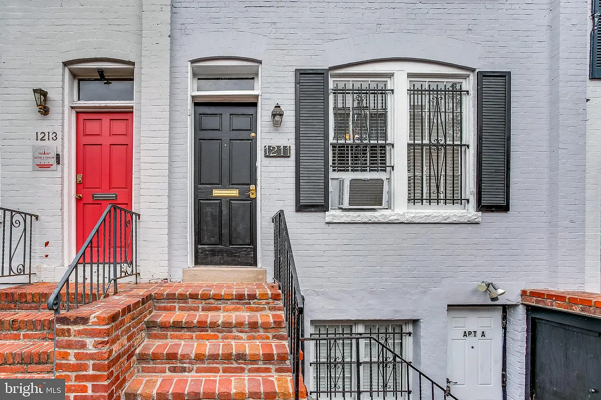 Building Photo - 1211 33rd St NW #1