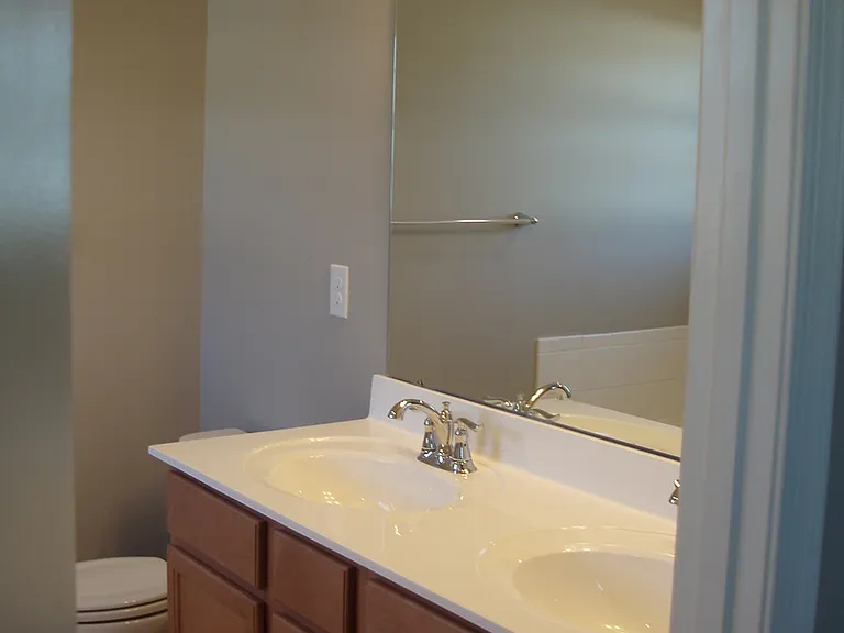 323 Michael Selby Dr — Photo 14