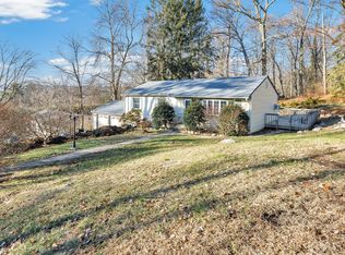73 Ceil Rd, Trumbull, CT 06611