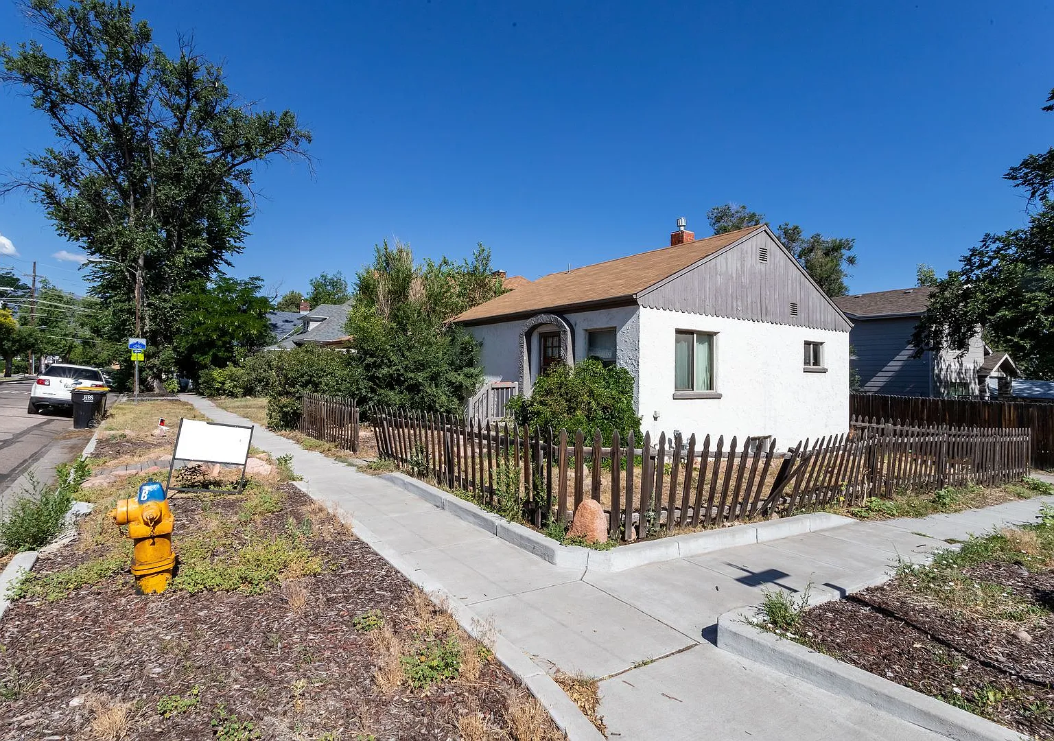 Adorable Ranch in Downtown Colorado Springs! — Photo 3