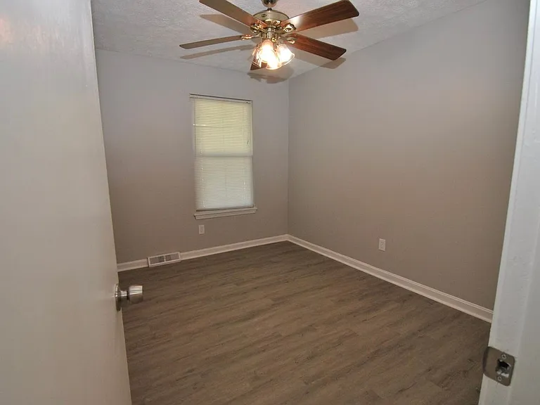 6711 El Rancho Rd — Photo 17