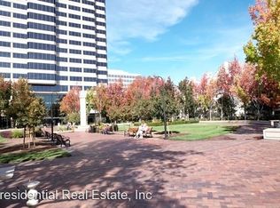 218 Village Ln, Foster City, CA 94404