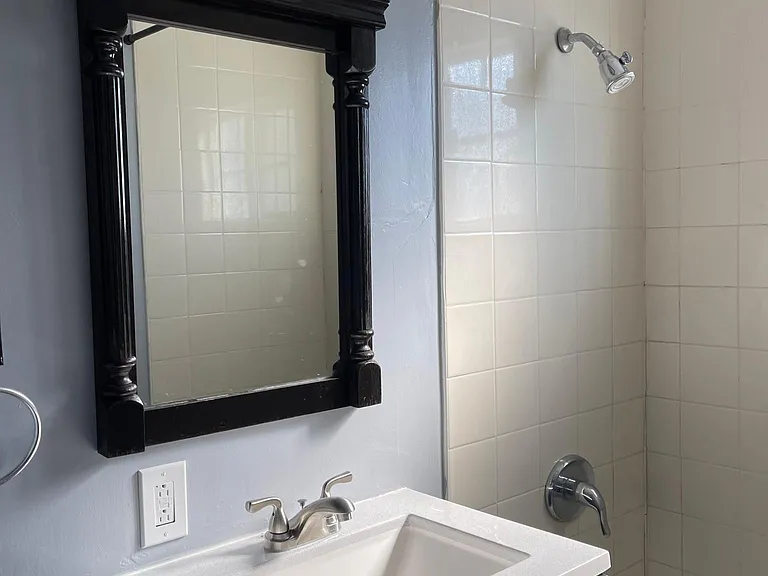 Bathroom vanity