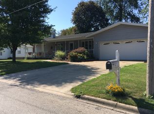 503 W Victory St, Roanoke, IL