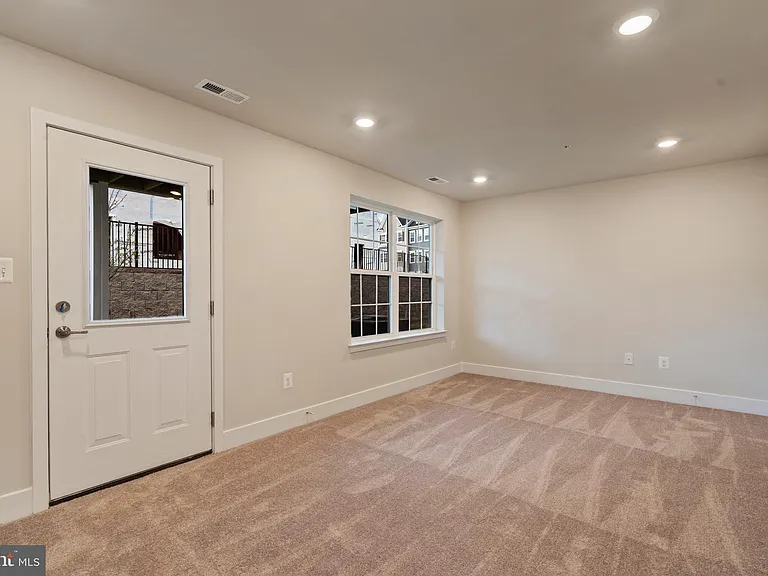1421 Clingmans Dome Dr — Photo 36