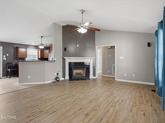 5th image of 3330 Hunt Crest Rd