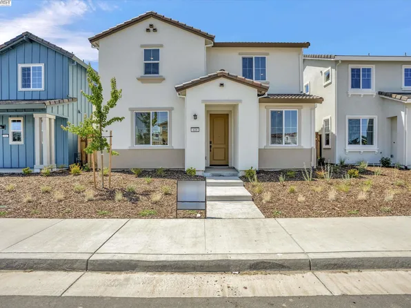 618 Lost River Ln, West Sacramento, CA 95605