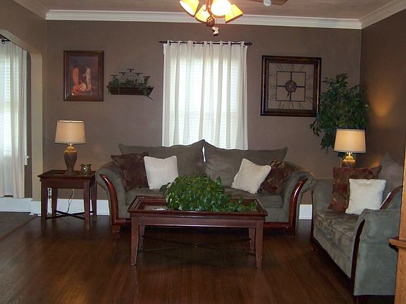 13' x 16' Living Room