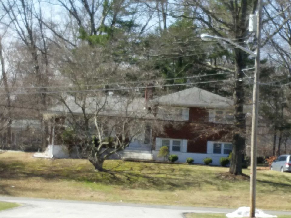 1st image of 15 Susan Dr